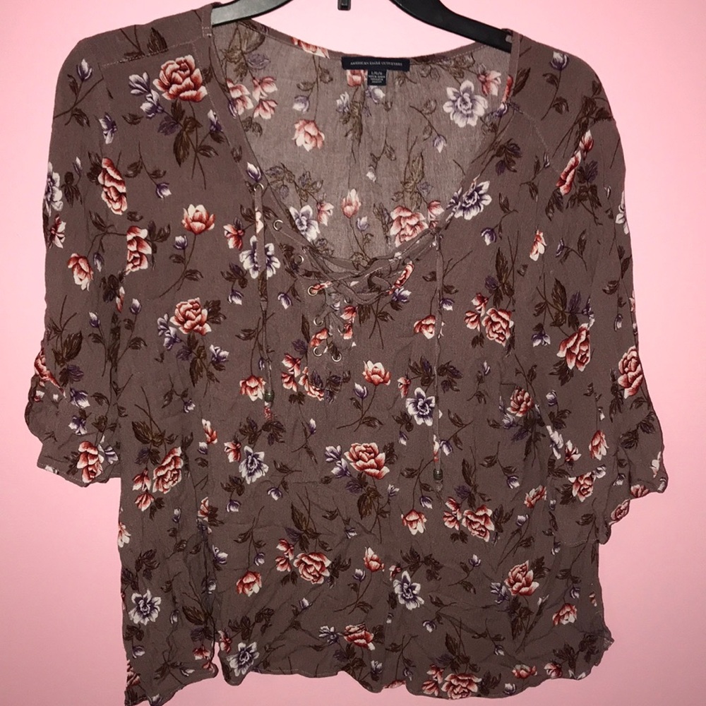 American eagle floral quarter sleeve top